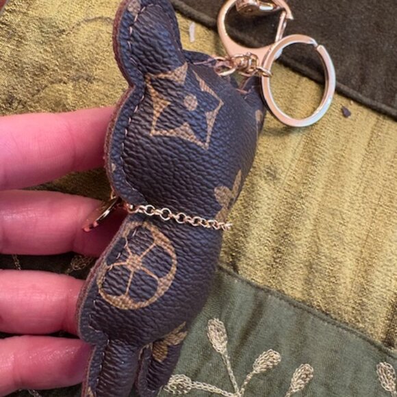 NWOT Designer Inspired Cute Bear Gold Crystals Bag Charm Clip Key chain - Picture 3 of 5